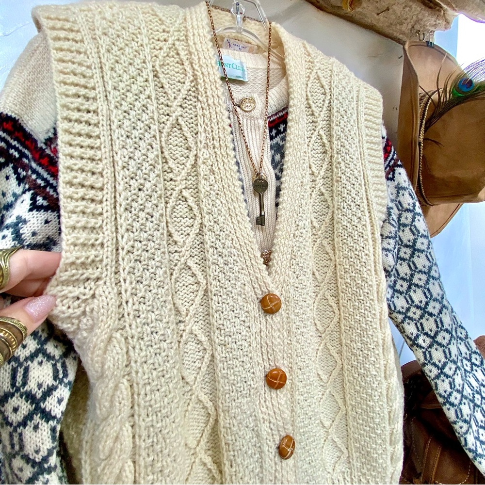 Rare ARTISAN cable knit prairie wool vest w granny cottage cabin country vibe - Picture 6 of 13